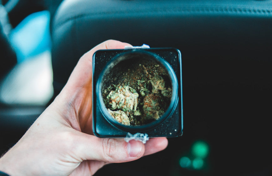 Consumir CBD ou conduzir: o Estado quer que façamos uma escolha