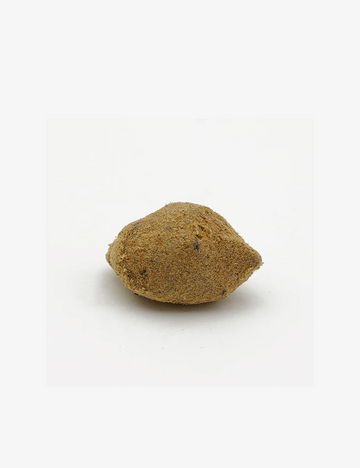 Moonrock CBD sur un fond blanc