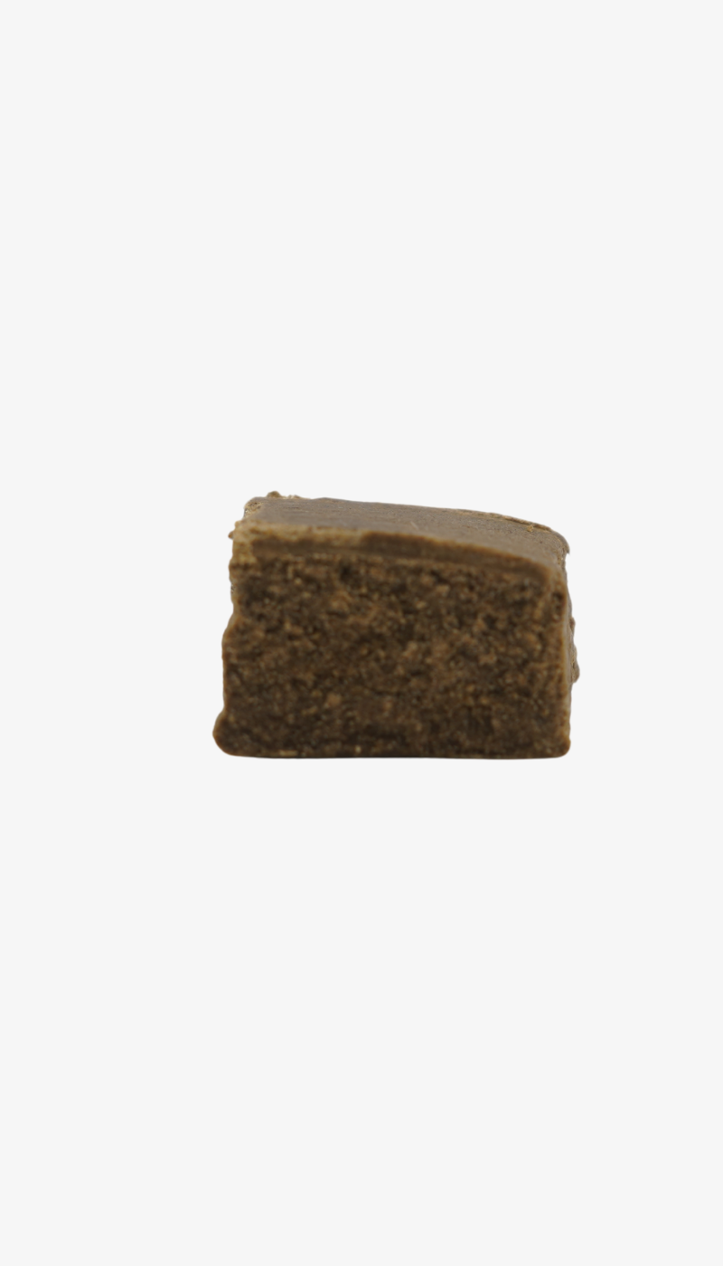 une photo packshot du Résine Banana Zkittlez CBD ( vue de face) sur un fond blanc