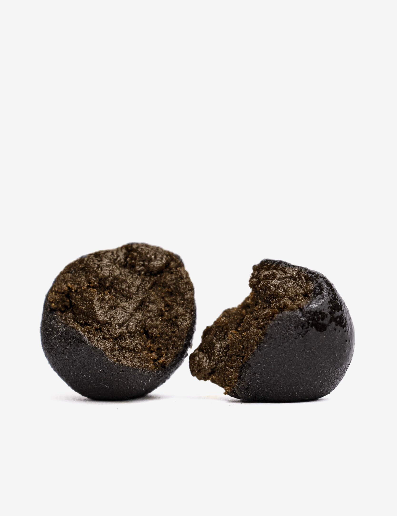 photo packshot de Résine Holy Hash CBN diffusé sur deux sur un fond blanc